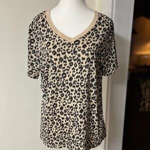Top Leopard Print V-neck 95% Rayon, EUC, ss,
